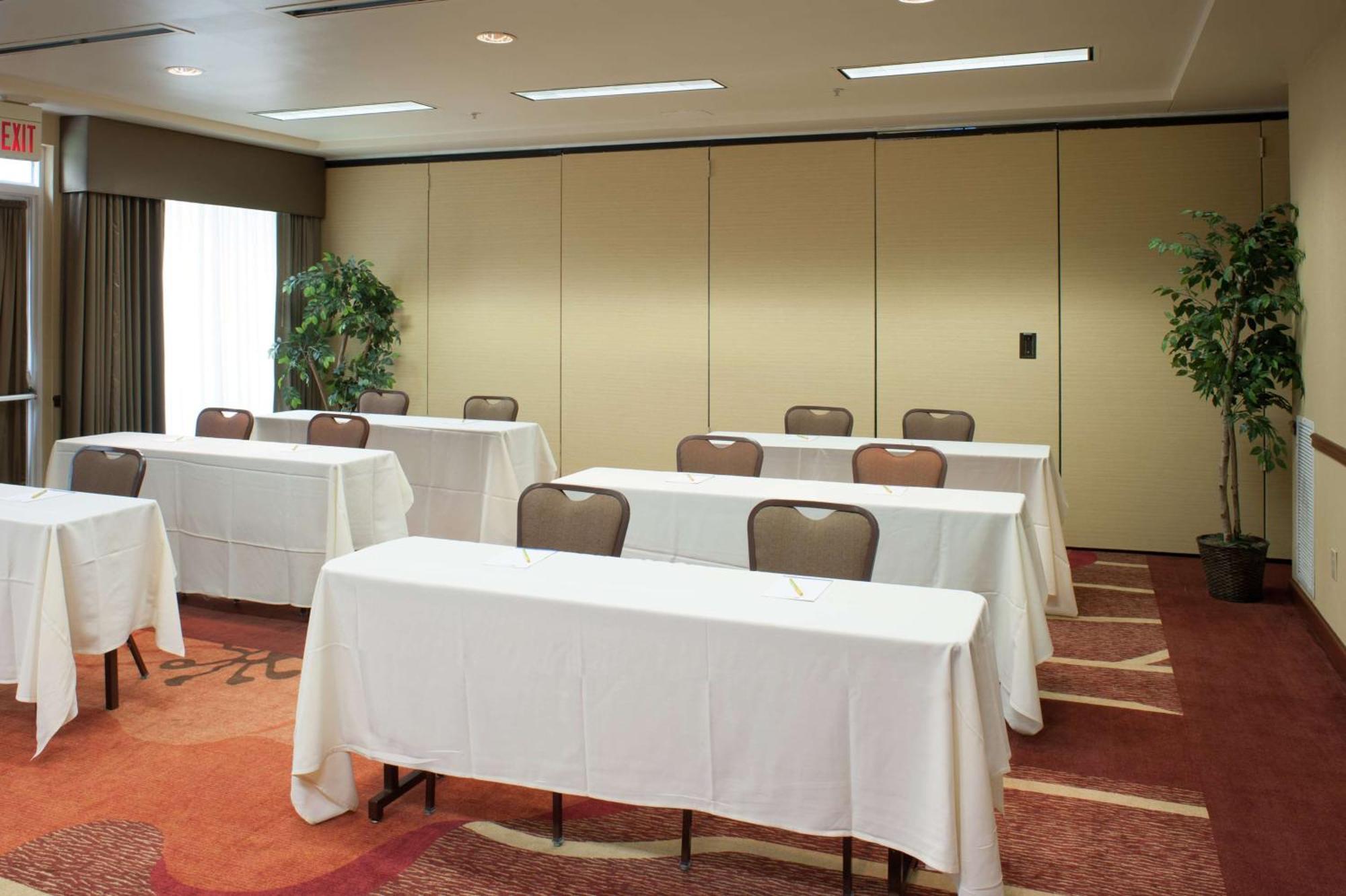 Hilton Garden Inn Tulsa Airport Eksteriør bilde