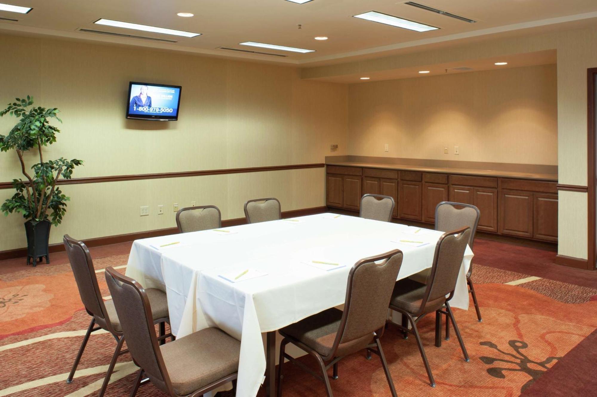 Hilton Garden Inn Tulsa Airport Eksteriør bilde
