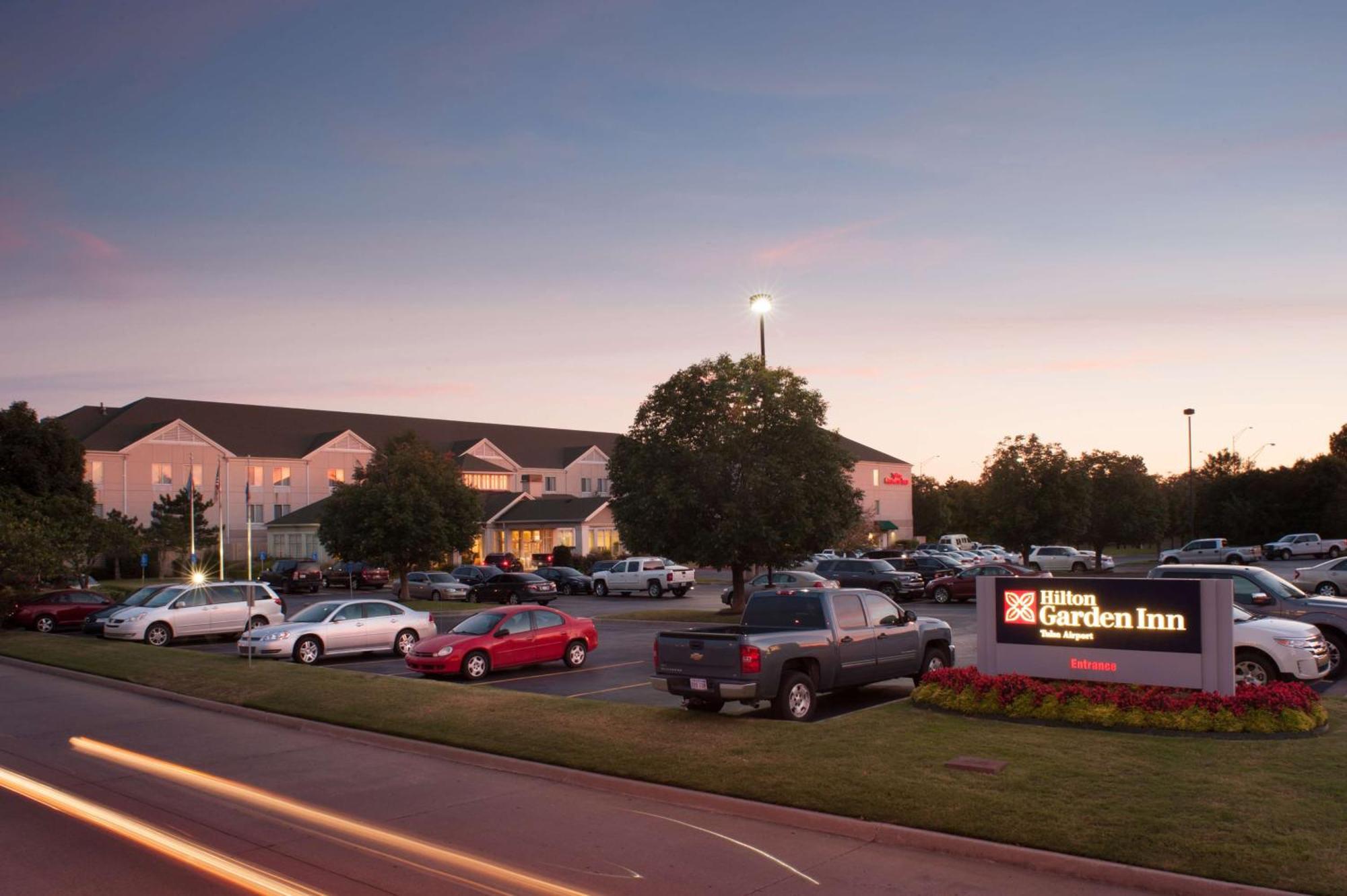 Hilton Garden Inn Tulsa Airport Eksteriør bilde